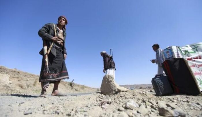 تعز .. مليشيا الحوثي تستحدث منفذاً جمركياً جديداً بمدينة الراهدة