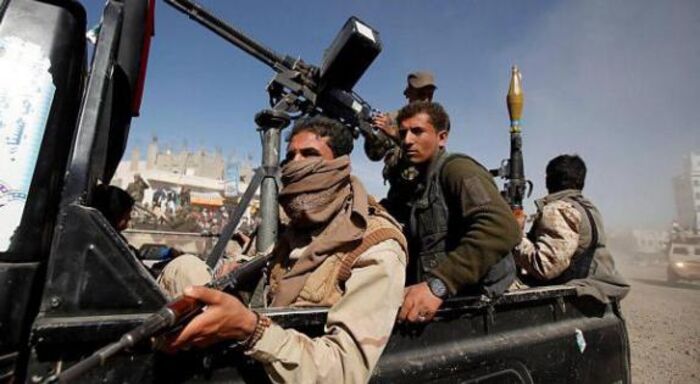 بالاسماء والتفاصيل .. استشهاد امرأتين في الحديدة دهسا بطقم تابع للمليشيا الحوثية