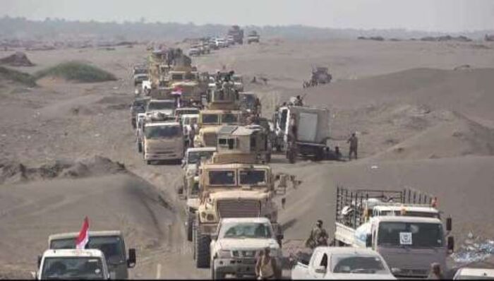 شاهد بالصور ماذا ترك الحوثيون وراءهم بعد انهزامهم خلال معارك اليوم بالحديدة.. ولماذا تركوه؟ وماوراء تعيين الحوثي شقيقه قائداً لجبهة الساحل الغربي..؟ آخر تطورات معركة الحديدة...