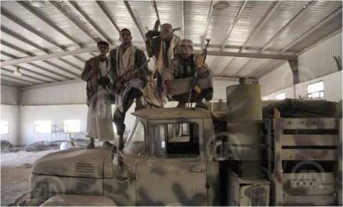 اسرار عسكرية |مسؤول : الحوثيون نهبوا 500 مليار دولار من الجيش اليمني