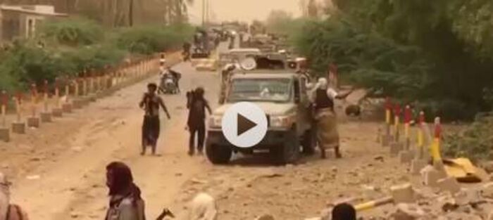 اسرار| بالفيديو.. شاهد |مشهد جديد يكشف عن شدة المعارك الدائرة في محيط مطار الحديدة