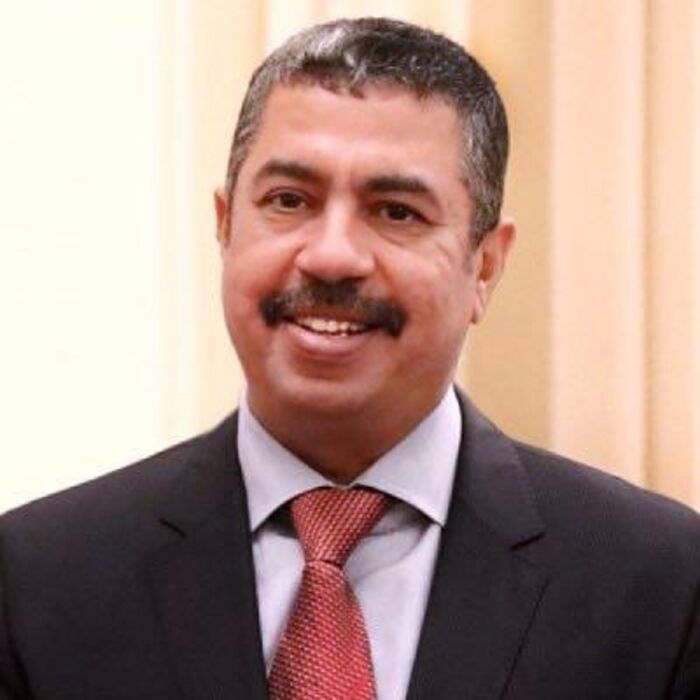 اسرار: كيف وصل الجنرال علي محسن الى نائب رئيس!... قيادي جنوبي يكشف خفايا إقالة بحاح من منصب نائب رئيس الجمهورية ويتحدى هادي  وهذا شغل الانسي واليدومي..!؟