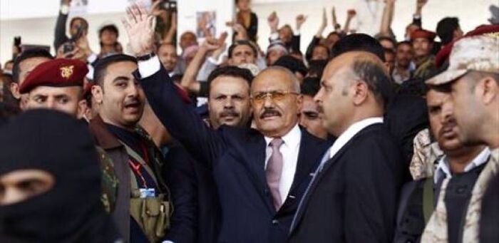 اسرار| تحدث عن رفع العقوبات عن السفير أحمد علي ولقاءاته الاخيرة ..  كبير خبراء الاستخبارية الأمريكية: اغتيال صالح مؤامرة دولية وستكلف الحوثيين غالياً