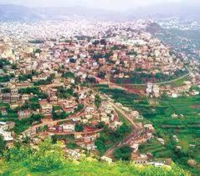 اسرار| أبناء إب يصرخون: جبايات المليشيات أثقلت كواهلنا ومسلحيهم سيطروا على المتنفس الوحيد لأبناء المدينة