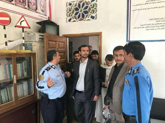 شاهد .. أول ظهور لنجل الصريع حسين الحوثي بعد أن منحته المليشيا رتبة لواء وعينته وكيلاً لوزارة الداخلية (صورة)