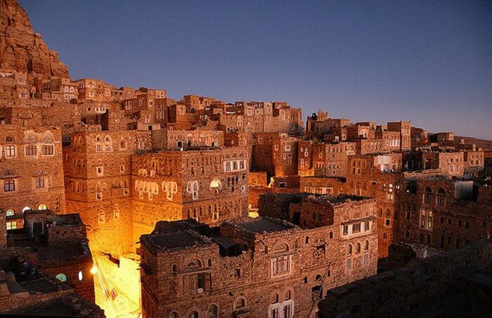 اسرار | بالاسماء والتفاصيل .. مليشيا الحوثي في عمران تختطف ثلاث فنانات بتهمة ارتكاب جريمة الغناء!