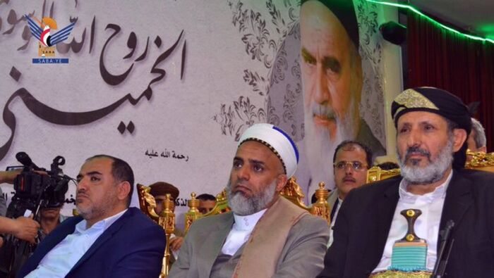 اسرار | بالصور..  من قلب العاصمة صنعاء .. مليشيا الحوثي تحيي ذكرى الخميني تأكيدًا لتبعيتها المطلقة لإيران | شاهد
