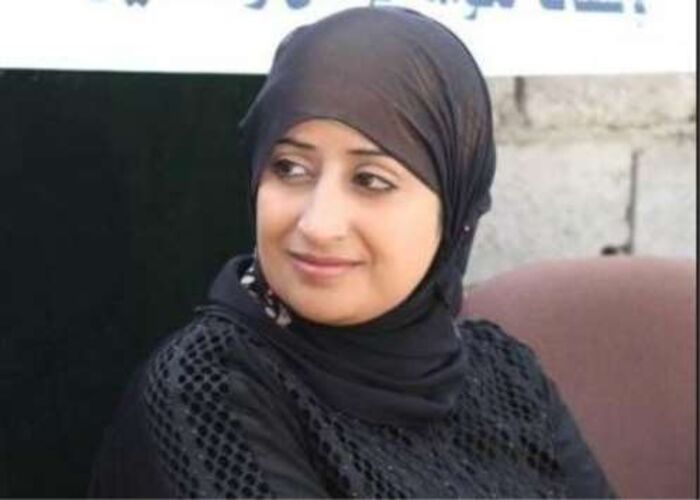 كشفت تفاصيل إفلاتها من قبضة الحوثيين.. قيادية مؤتمرية تعلن مغادرة صنعاء ووصولها الى مكان آمن