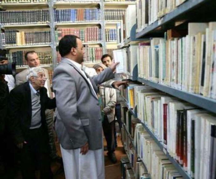 شاهد.. هذه الصورة للقيادي الحوثي  الصماد استفزت اليمنيين