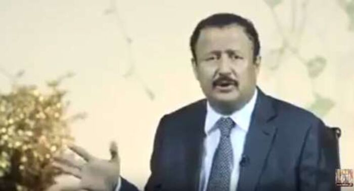 فيديو .. قصيدة مؤثرة أشعلت مواقع التواصل الاجتماعي .. حمود الصوفي يرثي الرئيس الراحل صالح