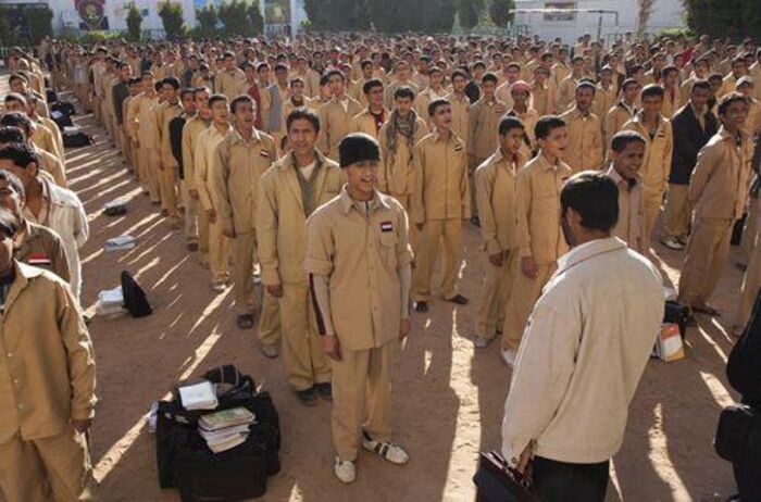 اسرار سياسية| جماعة الحوثي في صدد اعلان قرار بإعادة التجنيد الإلزامي لخريجي الثانوية