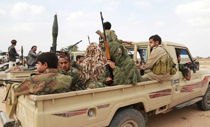 اسرار (استخباراتية) | : الحوثيون نقلوا أجهزة عسكرية حديثة من الاستخبارات بصنعاء إلى صعدة