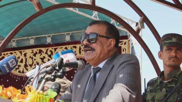 اسرار| توعد بتشكيل حكومة (حرب) وإنهاء (ابتزاز) الاصلاح ... بن بريك يهدد بخطوات عملية اذا لم يستجيب هادي لطلب الإطاحة بحكومة ”بن دغر” ..!!