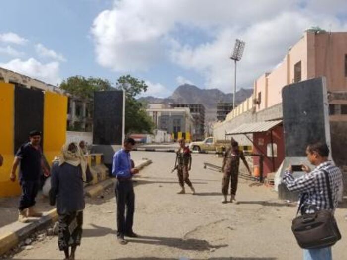 اسرار اليمن| الصبيحي يتسلم معسكر الحماية الرئاسية في عدن بتوجيه من الرئيس